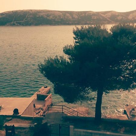 Sea Breeze Apartments With Private Beach And Boat Anchorage Stara Novalja Eksteriør billede