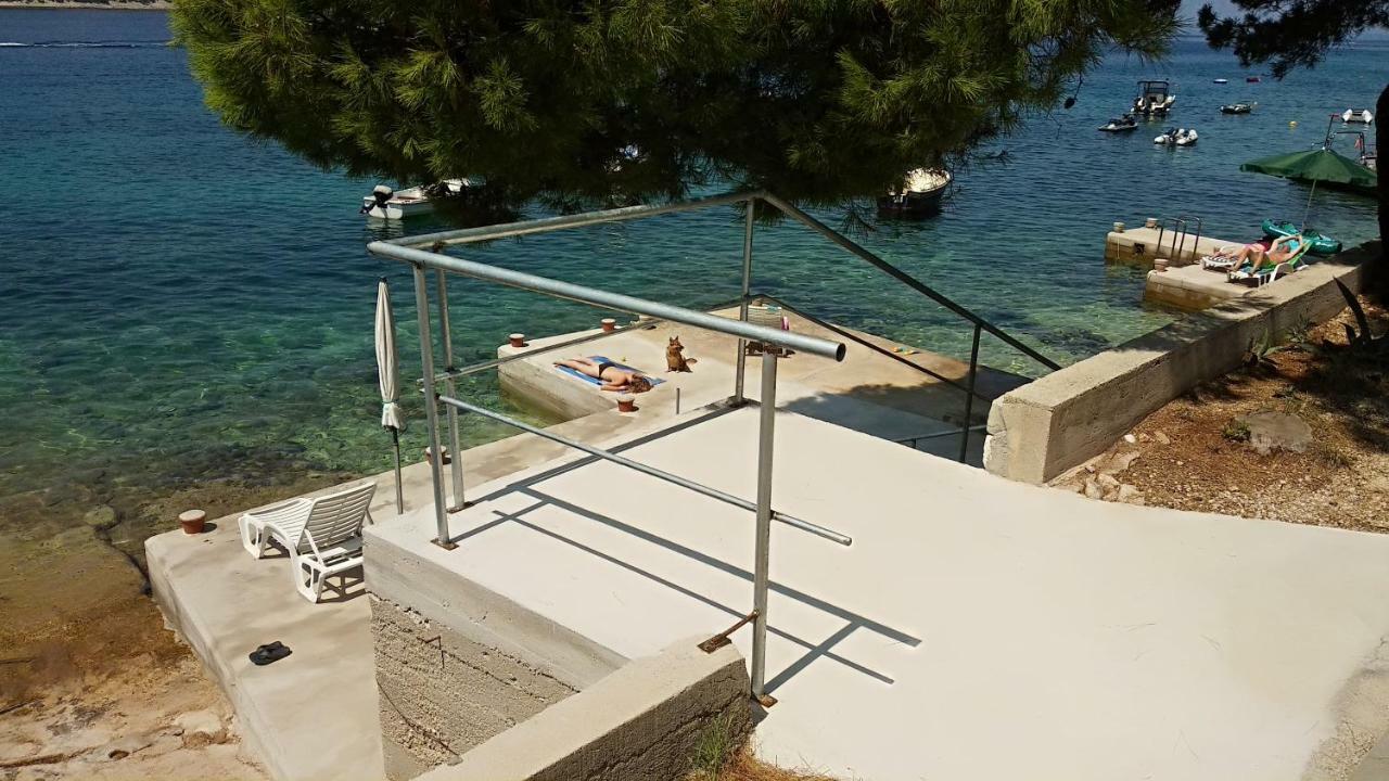 Sea Breeze Apartments With Private Beach And Boat Anchorage Stara Novalja Eksteriør billede