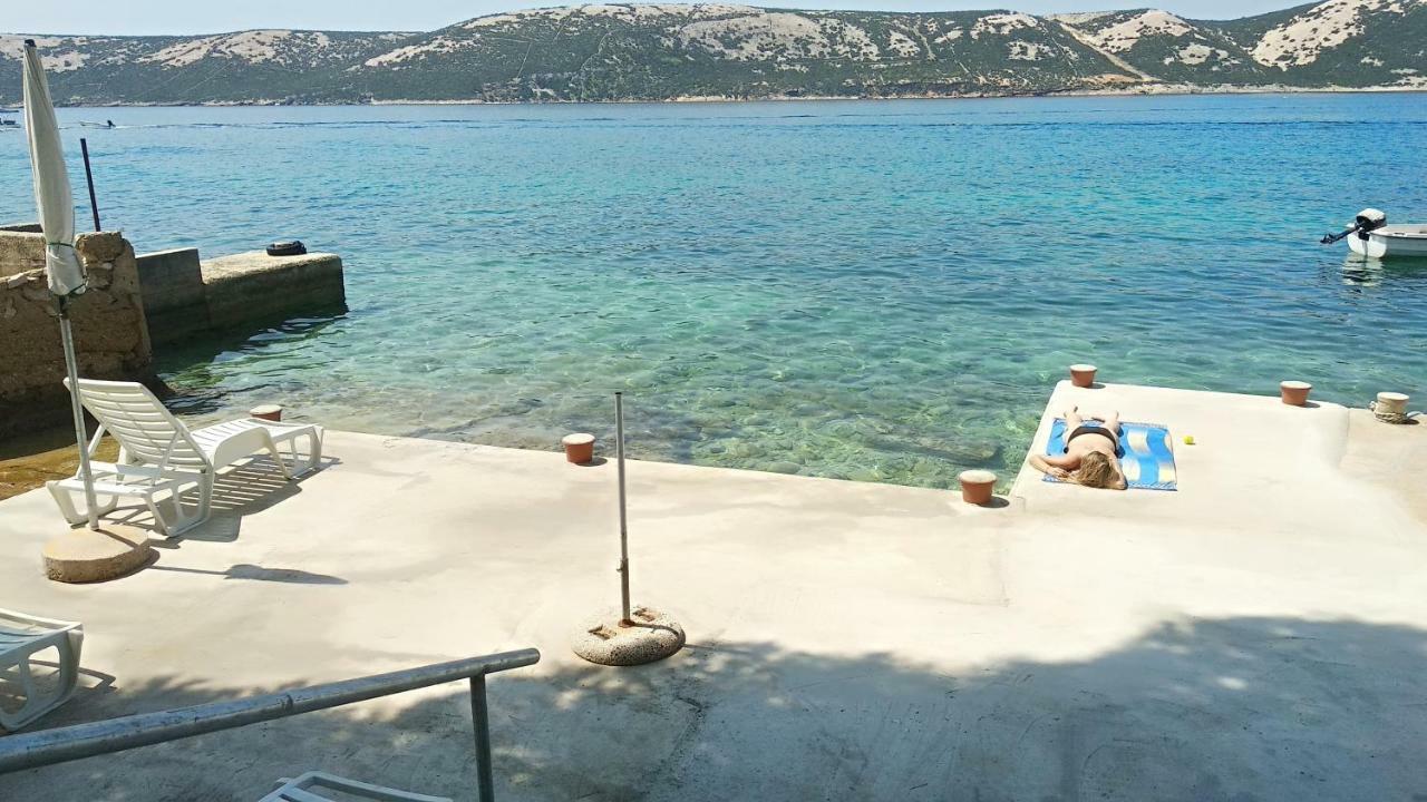 Sea Breeze Apartments With Private Beach And Boat Anchorage Stara Novalja Eksteriør billede