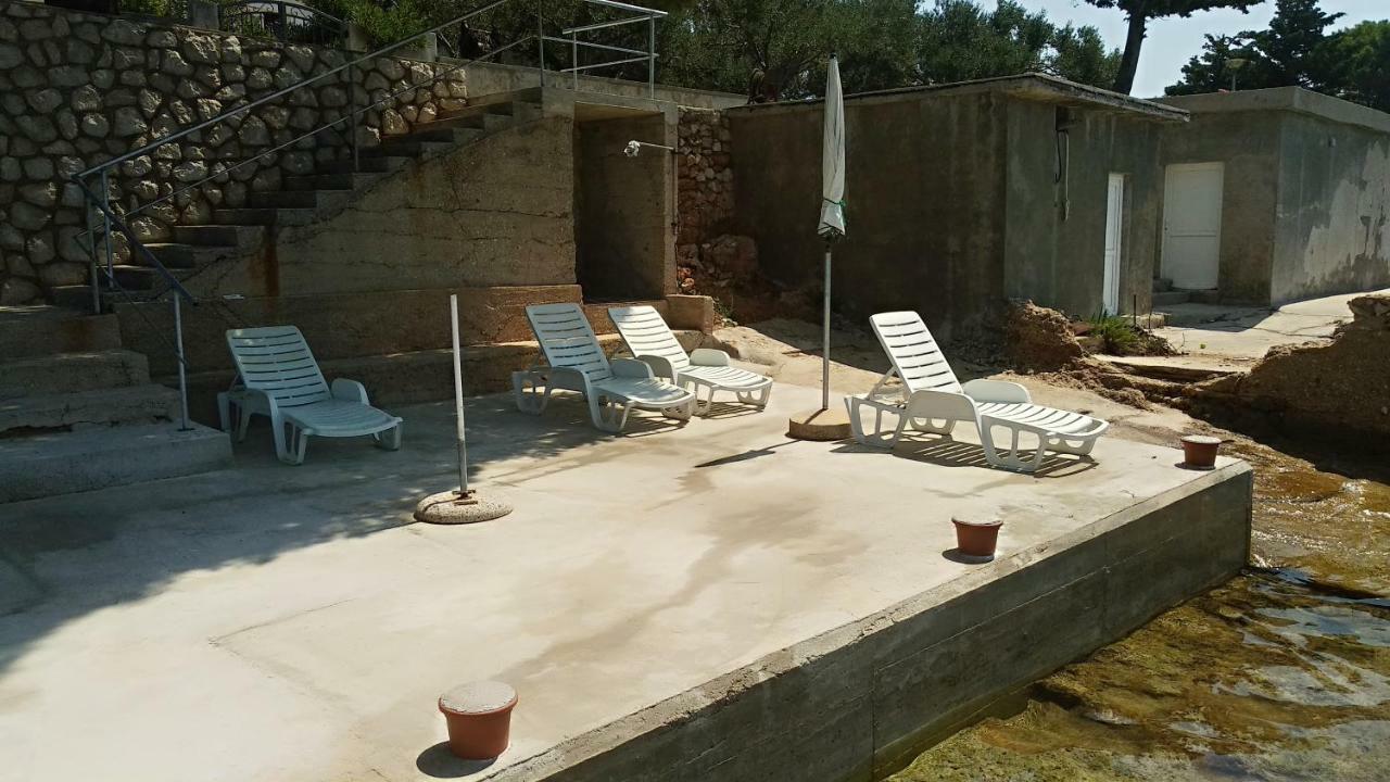 Sea Breeze Apartments With Private Beach And Boat Anchorage Stara Novalja Eksteriør billede